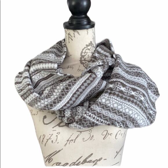 Jessica Simpson Snow Plat Infinity Scarf - Picture 1 of 8